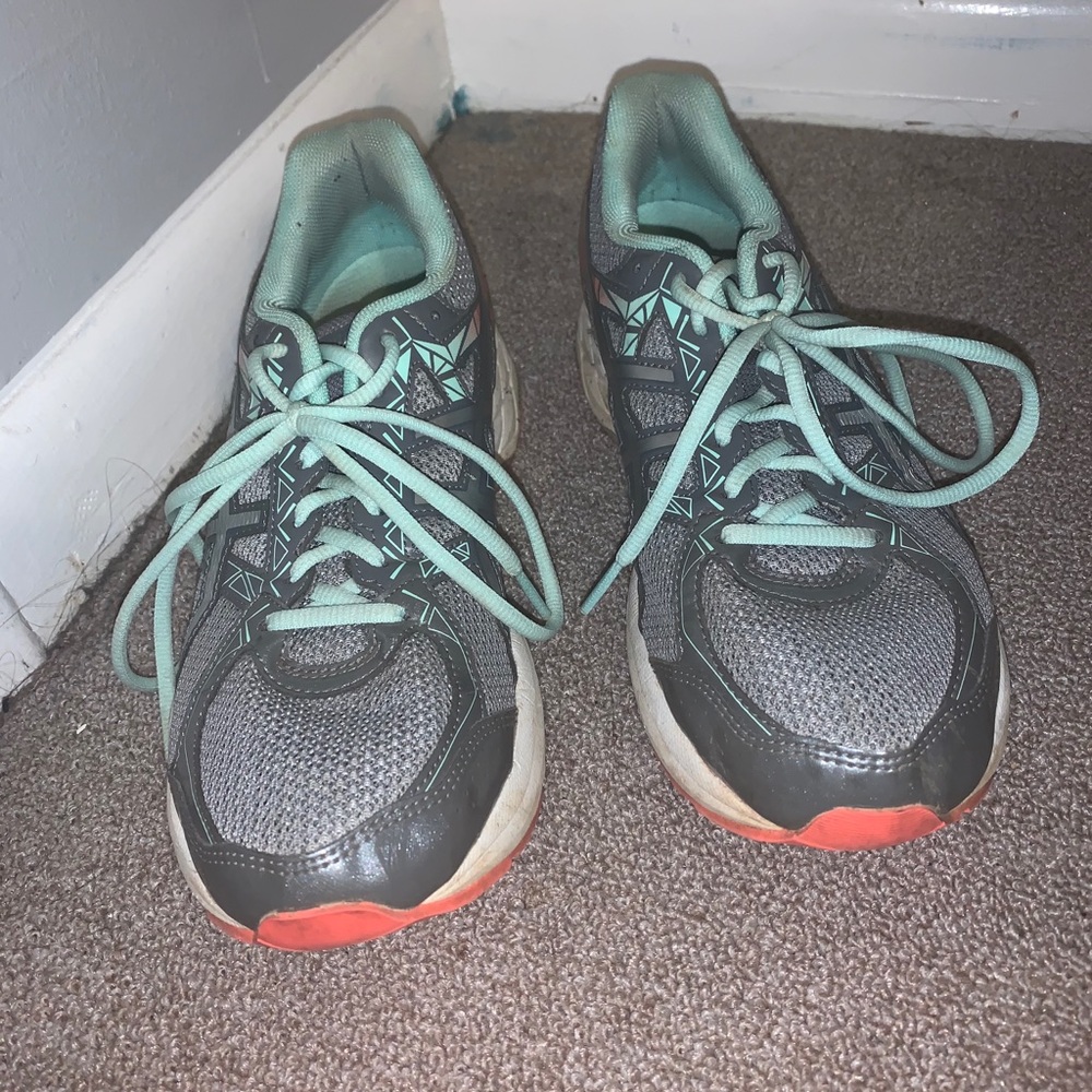 Asics Duomax tennis shoes